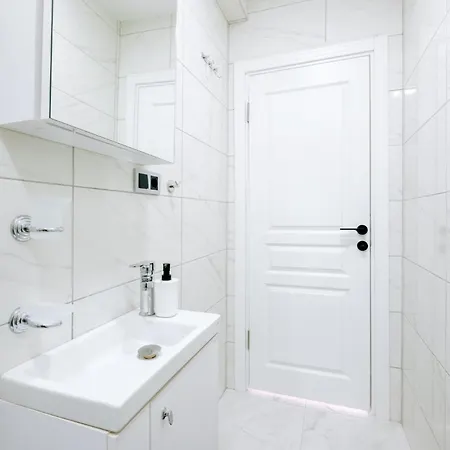 Luxury Flat Next To Galata And Metro W View Istanbul